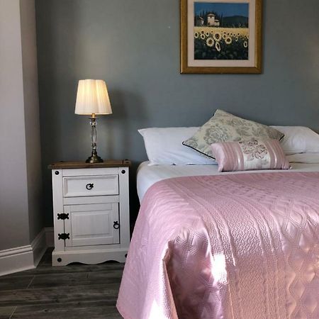 Amber Hill Bed & Breakfast กัลเวย์ ภายนอก รูปภาพ