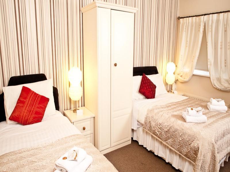 Amber Hill Bed & Breakfast กัลเวย์ ภายนอก รูปภาพ