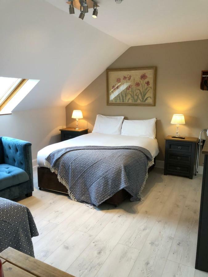 Amber Hill Bed & Breakfast กัลเวย์ ภายนอก รูปภาพ