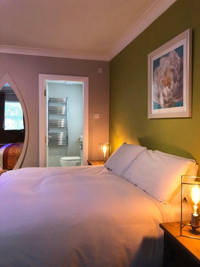 Amber Hill Bed & Breakfast กัลเวย์ ภายนอก รูปภาพ