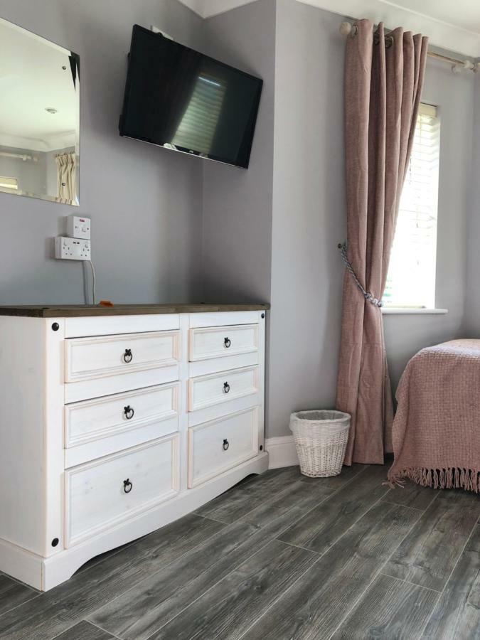 Amber Hill Bed & Breakfast กัลเวย์ ภายนอก รูปภาพ